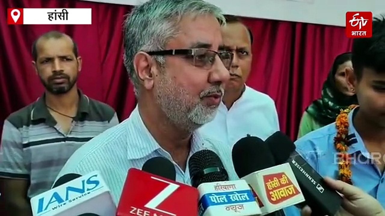 CBSE 10th Result 2026: हांसी की बेटी प्रिया ने रचा इतिहास, 10वीं में 98.20 फीसद अंक लाकर बनी जिला टॉपर