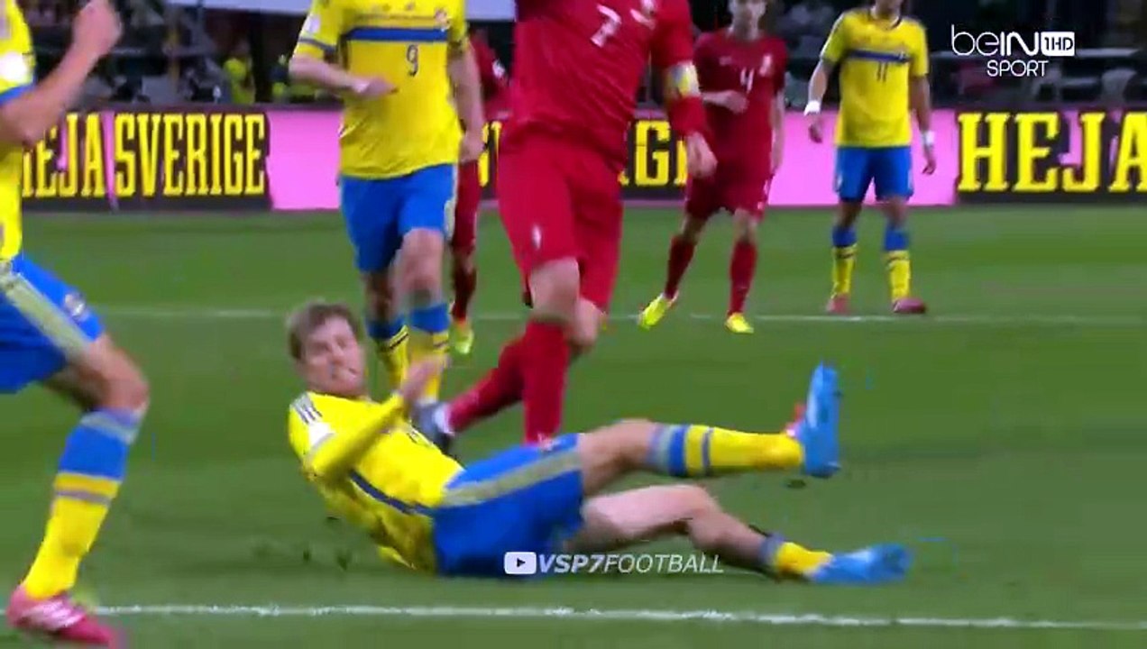 The Day Cristiano Ronaldo Made Zlatan Ibrahimović Look Stupid