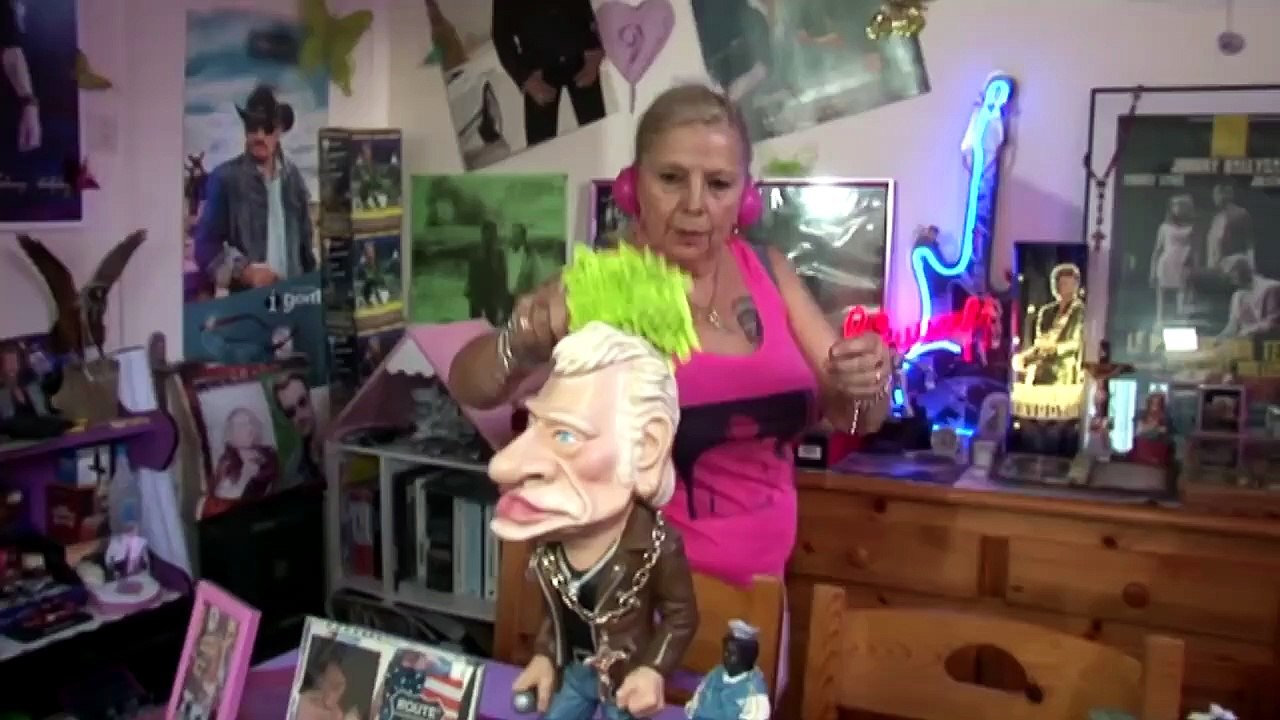 2022 - Johnny Hallyday - “Ma Passion pour Johnny Passe Avant mes Enfants” (Chaîne YouTube La Vie, 24 Mars)
