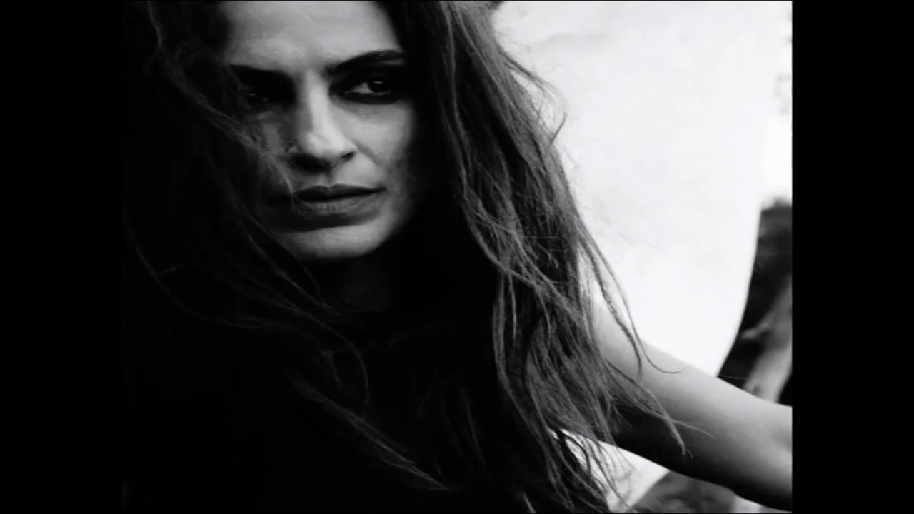 BLACK & WHITE - MYRON __ ''''ΟΜΟΡΦΟΙ  ΑΝΘΡΩΠΟΙ  ΥΠΗΡΕΤΕΣ  ΤΩΝ  ΚΑΛΩΝ  ΤΕΧΝΩΝ -- ΦΙΛΟΙ ΓΙΑ ΠΑΝΤΑ''' -- MUSIC: Chromatic Fantasia and Fugue in d minor, BWV 903 JOHANN SEBASTIAN BACH  ( ΡΕ ΜΙΝΟΡΕ ) -- Φαντασια Των Χρωματων Γ. Σ. Μπαχ.Παίζει: Φερνάντο Βαλέντε