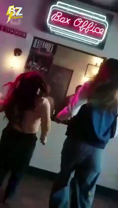 Mic Drop Diva 💕 💕 💕