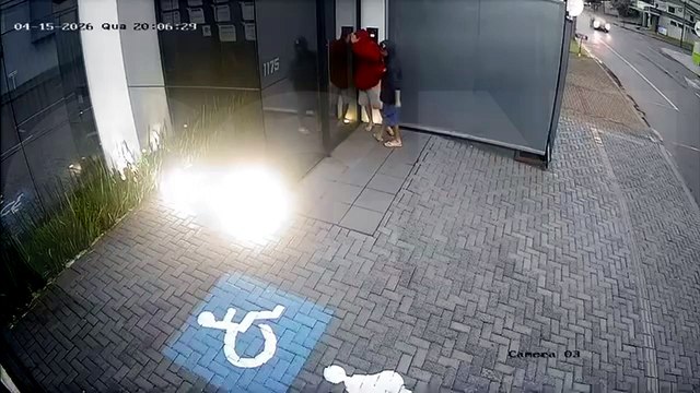 Ladrões invadem e deixam prejuízo em cafeteria no Centro