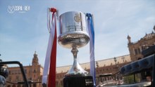 La Copa ya está en Sevilla: Gabi y Xabi Prieto dan el pistoletazo al recorrido del trofeo