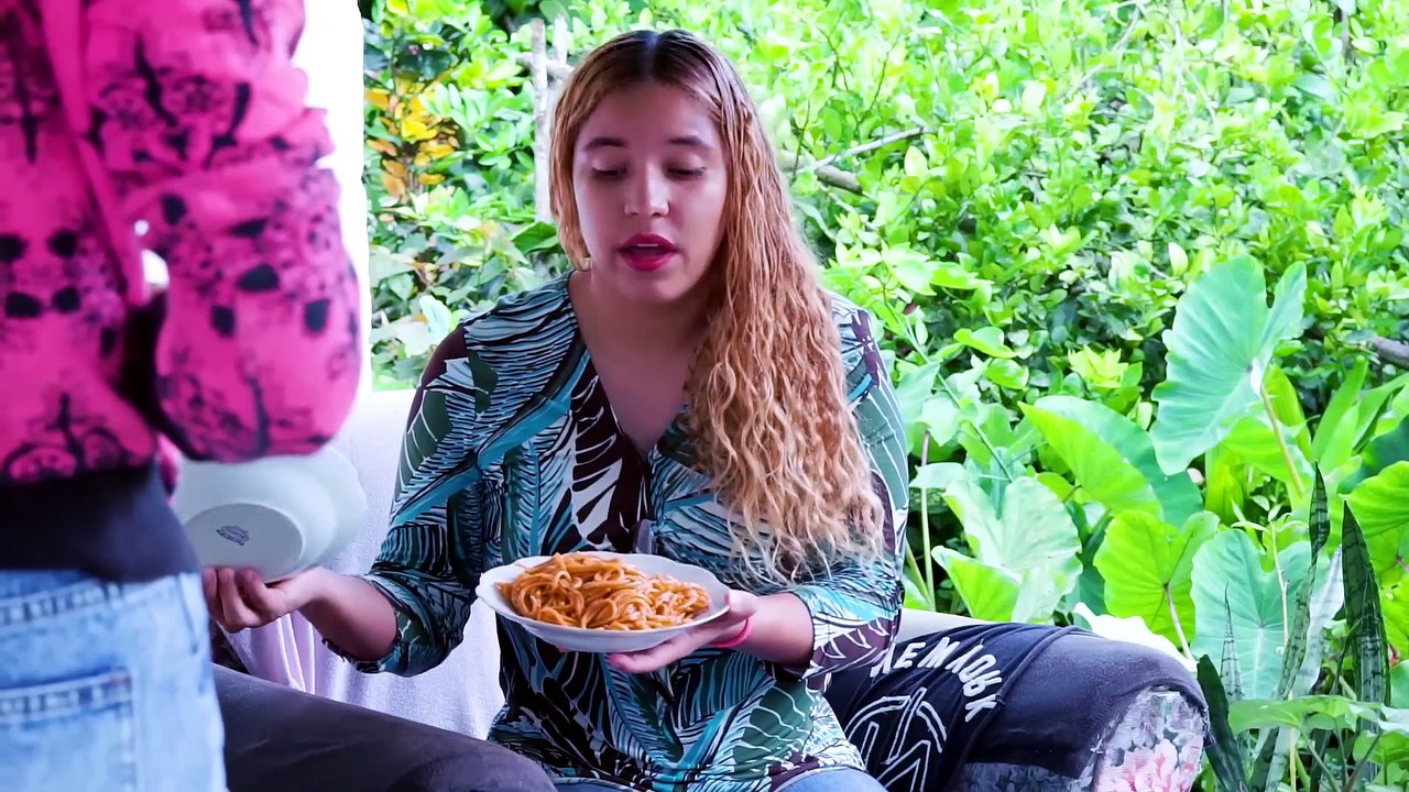 COMPRABA LA COMIDA PORQUE NO SABiA COCINAR SIN SABER QUE PASARiA ESTO   YULIEX POLANCO