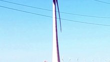 Derriban un aerogenerador en Barrax
