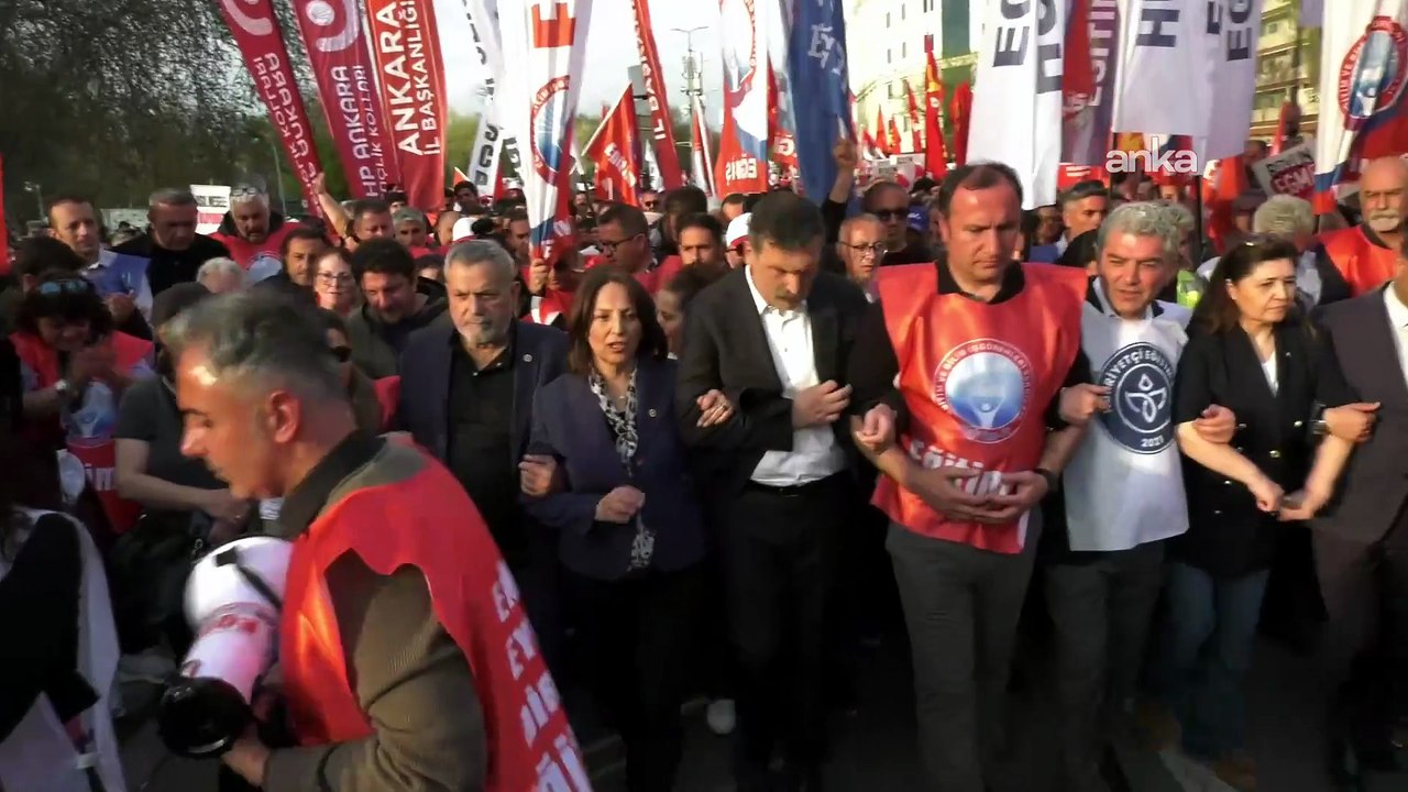 Öğretmenlerden 11 saatlik eylem: And olsun ki bu karanlık düzen dağılana kadar mücadelemiz sürecek