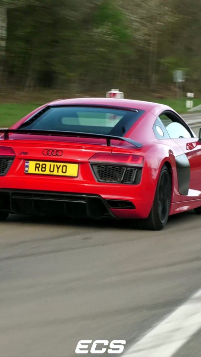 Cars Leaving Nürburgring Tankstelle!