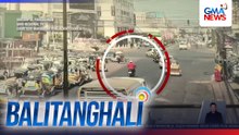 Motorsiklo, nasagi ng kotse habang nasa McArthur Highway | Balitanghali