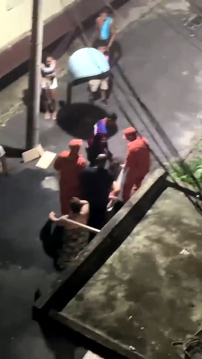 Mulher e vizinho são atacados por pitbull em condomínio de Ramos
