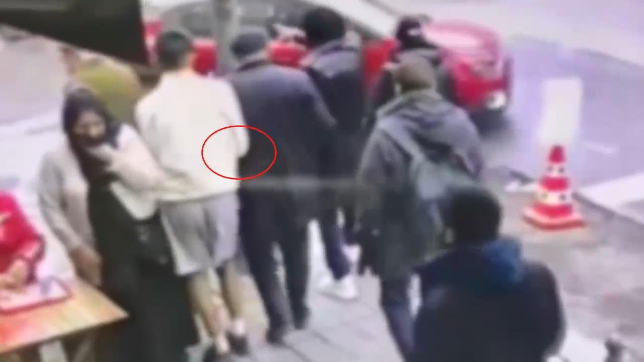 Beyoğlu’nda yankesicilik yöntemiyle telefon çalan şüpheli tutuklandı