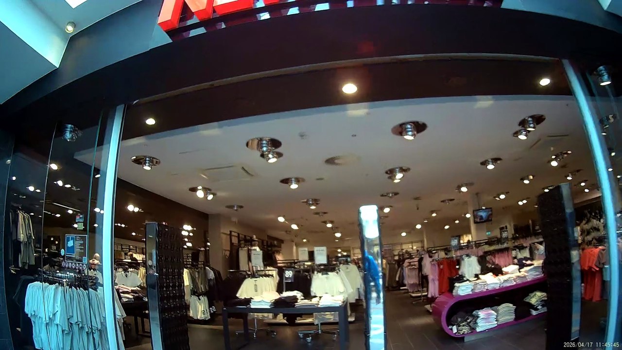 Promenerar igen och talar förstås också om Jesus. Örebro 17 April 2026 Del 3