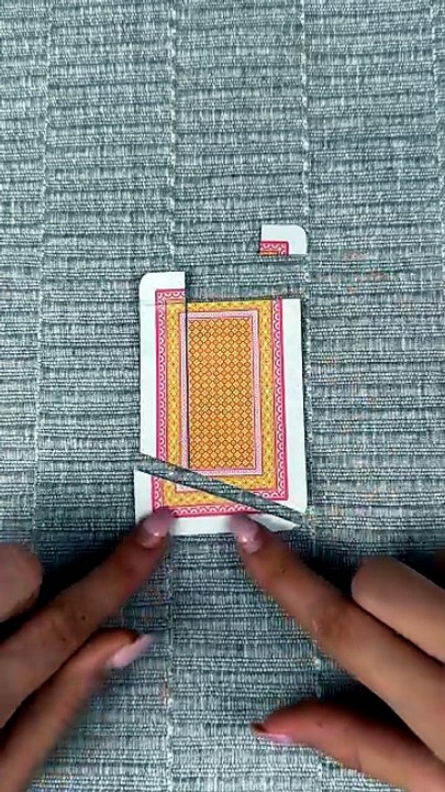 This card trick is impossible to solve🤔