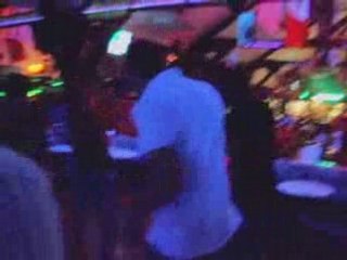 Battle bidon- cindy feat arthur VS une bande de kéké