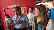 柯文哲吃一碗爌肉飯太快 支持者大喊「不是大胃王比賽」