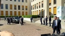 L'arrivo di Meloni all'assemblea di Federalberghi a Roma