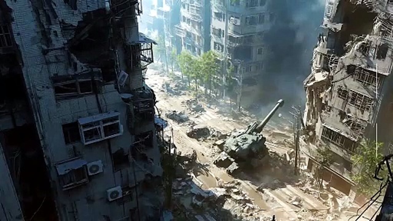 Laser_attack_destroy_all_thing_all building_action_movie_scene