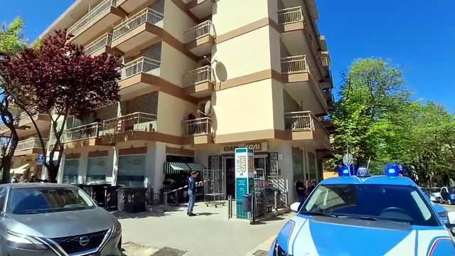 Sassari, bambino di 3 anni precipita dal balcone: l'incidente ripreso dalle telecamere di videosorveglianza