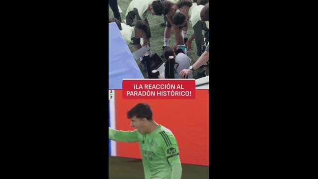 ¡La reacción del vestuario al ver repetida la parada histórica de Javi Navarro!