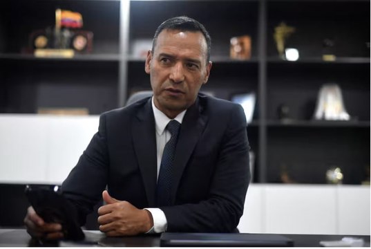 Ministro de Defensa habló sobre posible presencia de menores de edad en recientes bombardeos