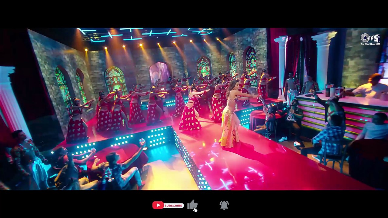 Chamma Chamma Baaje - 8K _ Fraud Saiyaan _  Elli Avrram _ Neha Kakkar_ Romy Arun_ Ikka _ Party Song(1080P_60FPS)