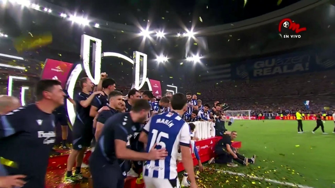 Lágrimas de Jokin Aperribay Bedialauneta presidente de la Real Sociedad