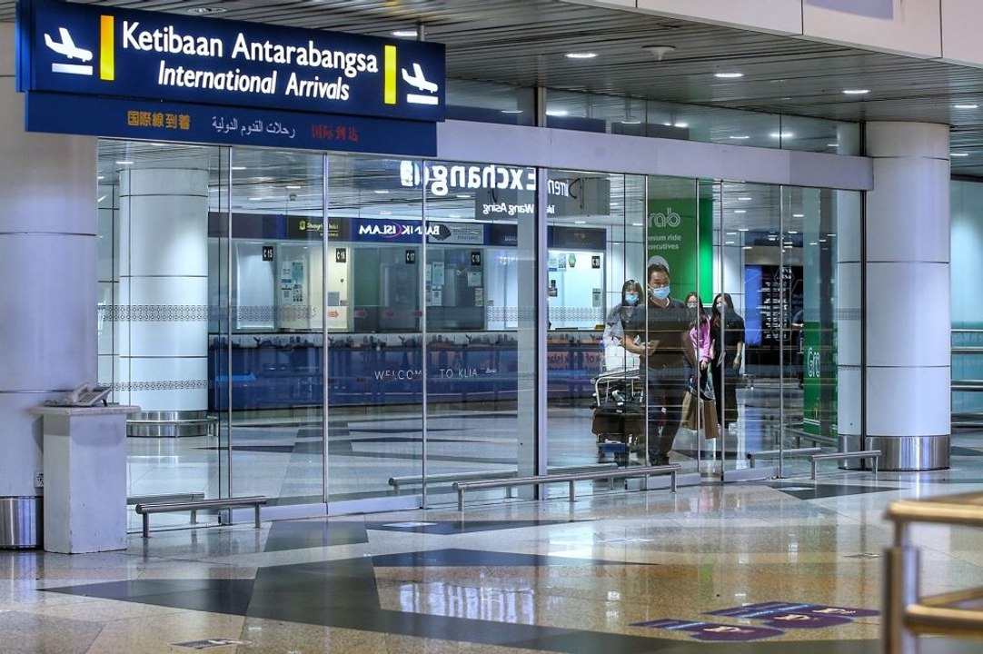 KLIA baggage breakdown triggers probe as Loke demands accountability