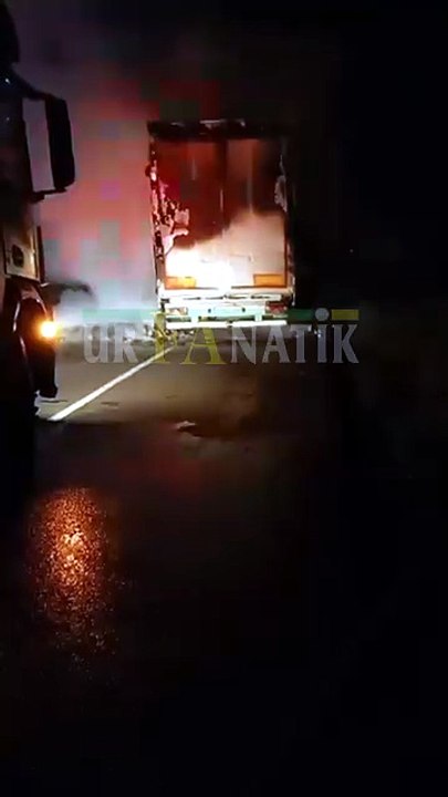 Şanlıurfa Karayolunda Korku Dolu Dakikalar: Yol Ulaşıma Kapandı