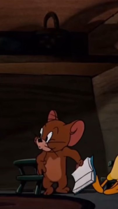 🐾 Trois destins. Trois vies opposées.La Belle 🏡 : une chienne de maison, douce et protégée.  Le Truand 🌆 : un chien des rues, libre mais dangereux.  Toutouflix 🚔 : un chien policier prêt à tout pour la justice.⏳ Bientôt disponible…