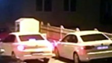 O anlar anbean kaydedildi: Lüks otomobillerden 'Hayalet ekran' çaldılar