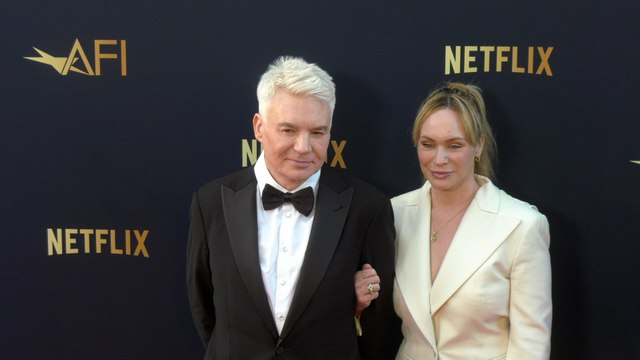 Mike Myers and Kelly Tisdale | 51st AFI Life Achievement Award: A Tribute to Eddie Murphy | Red Carpet