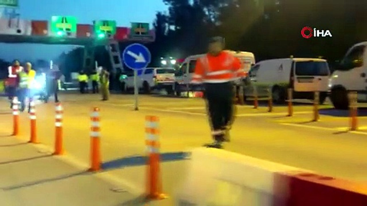 İzmir’de Alev Alan Otomobilde Mahsur Kalan Genç Sürücü Hayatını Kaybetti