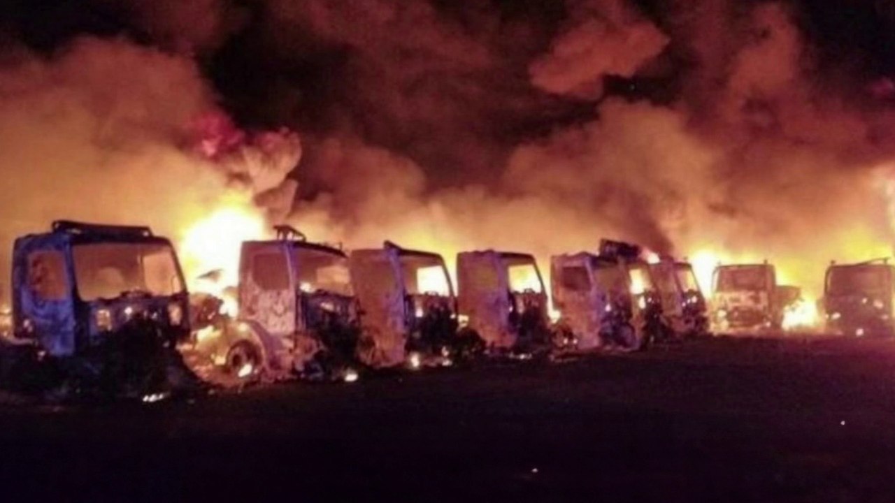 17 camions frigorifiques incendiés dans un abattoir des Yvelines