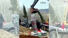 Çin'de 20 milyonluk araç sahibinin yanına gömüldü! Olayla ilgili inceleme başlatıldı