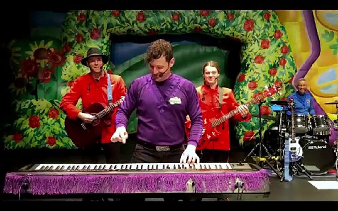 The Wiggles Do The Skeleton Scat Live 2022..mp4