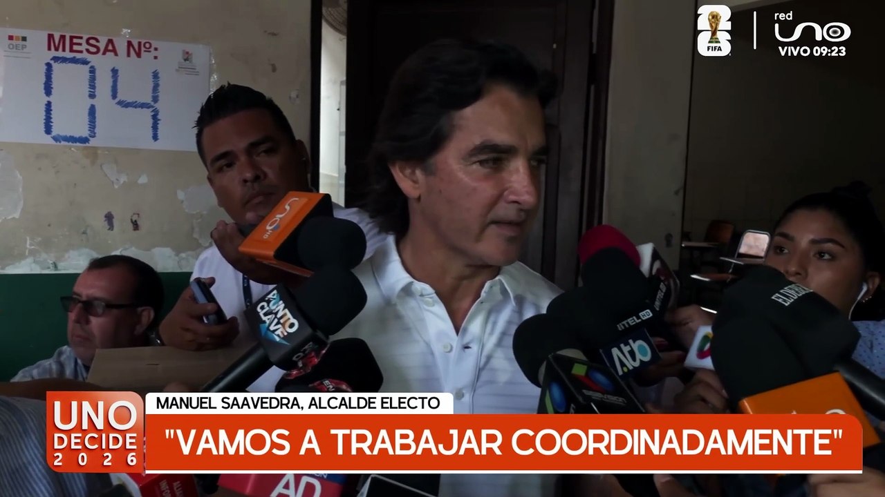 MANUEL SAAVEDRA EMITE SU VOTO