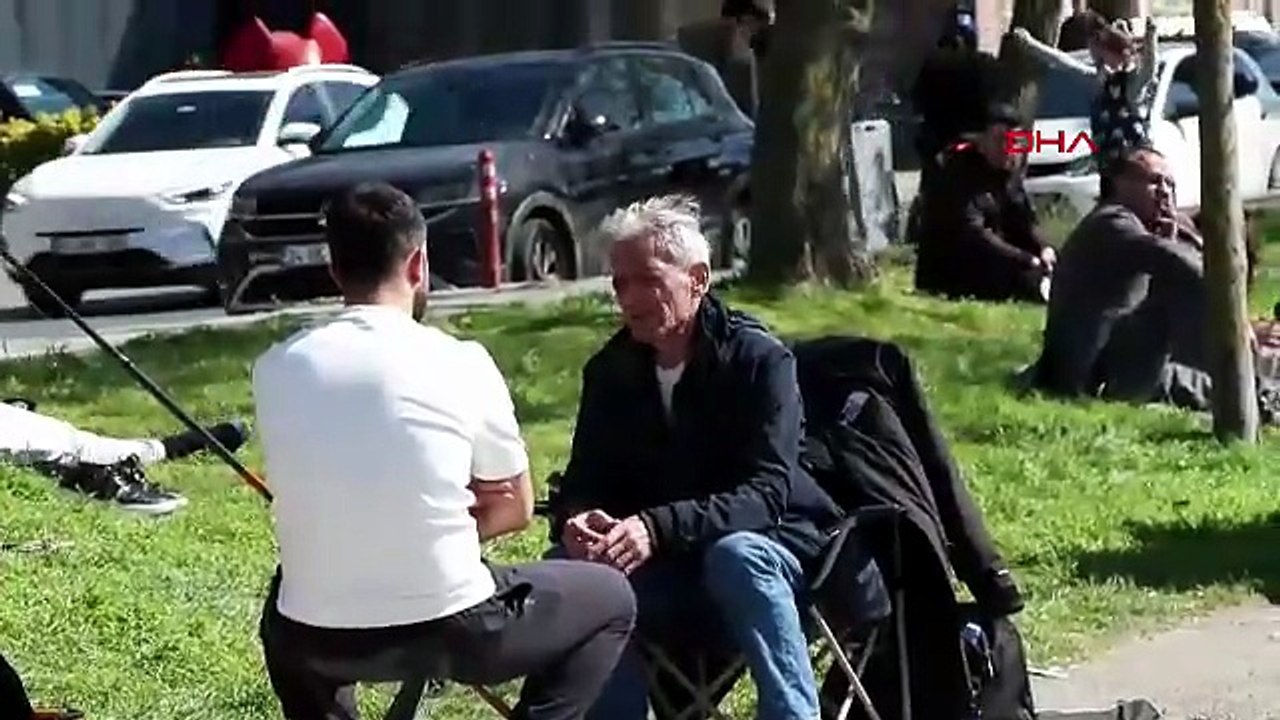 Güneşli bir pazar günü İstanbul Boğazı'nda adım atacak yer kalmadı