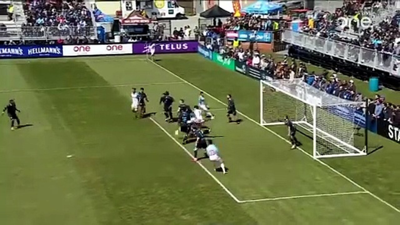 La « loi Wenger » sur le hors-jeu testée au Canada : déjà un premier but validé grâce à la nouvelle règle - Foot - Canada