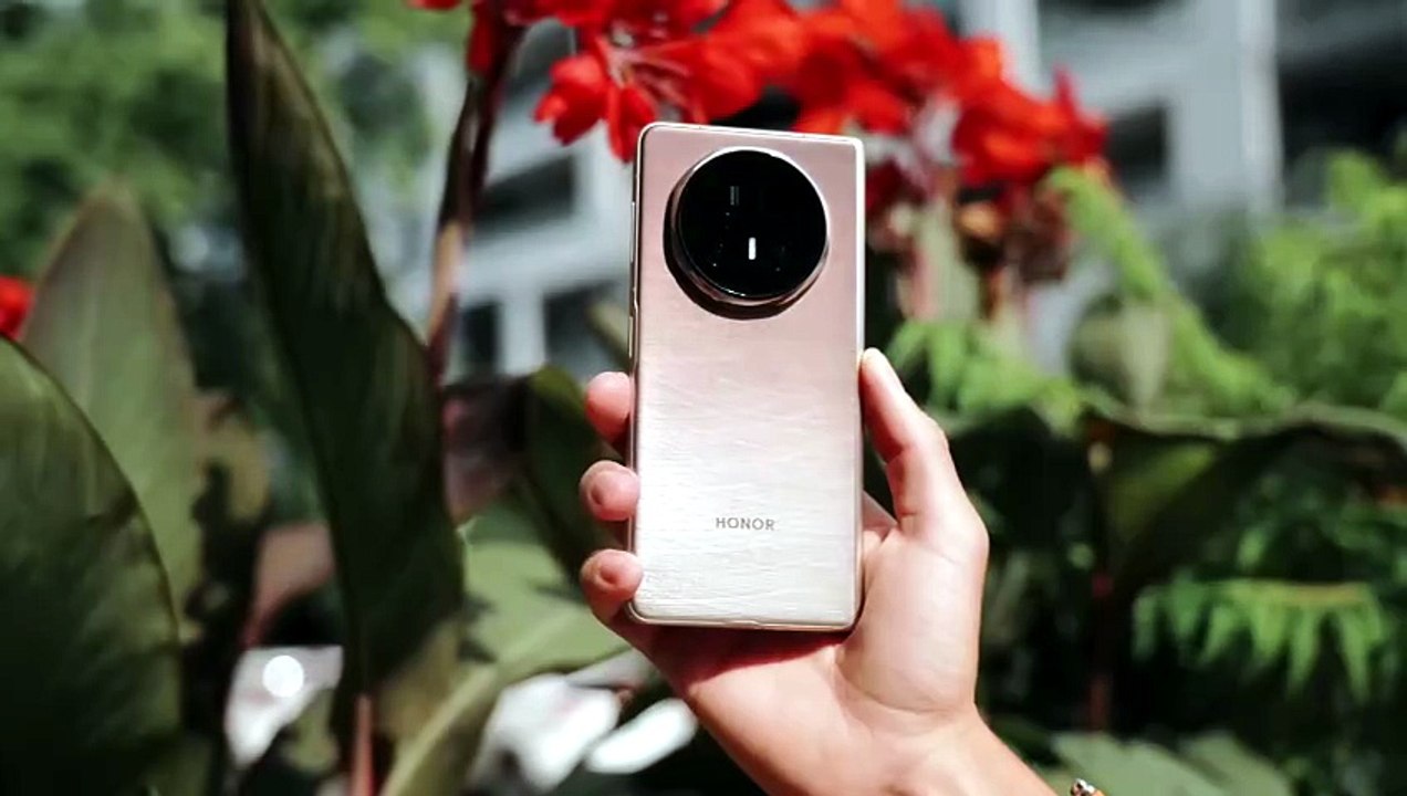HONOR Magic V5 Review - The BEST Folding Smartphone of 2025