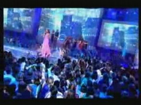 Leona Lewis - Bleeding Love (Live La Chanson De L'année)