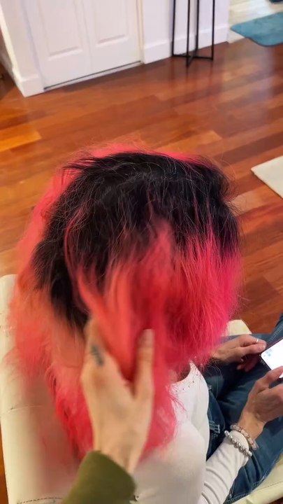 did my beautiful mommas hair today & she’s slaying 💅💕✨ #hairtok #hairtransformation #pinkhair #pinkhairtransformation #mymomishot #hairstyle #cosmetology #bleachedhair #momsoftiktok #momtok