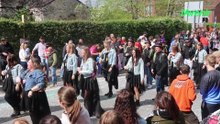 La foule a tenu Flo 1er en très haute estime au carnaval à Hotton