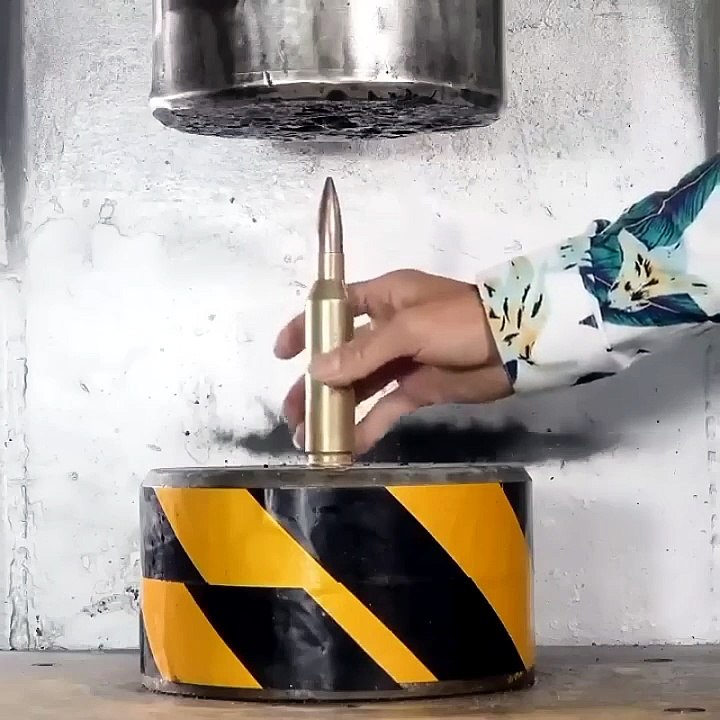 Crushing Random Stuff with Hydraulic press Satisfying ASMR #shorts