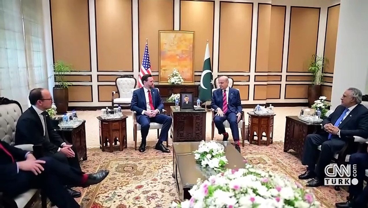 Gözler Hürmüz'deyken Trump'tan peş peşe SON DAKİKA mesajlar! Yine İran'ı tehdit ederek açıkladı: "Temsilcilerim Pakistan'a gidiyor"