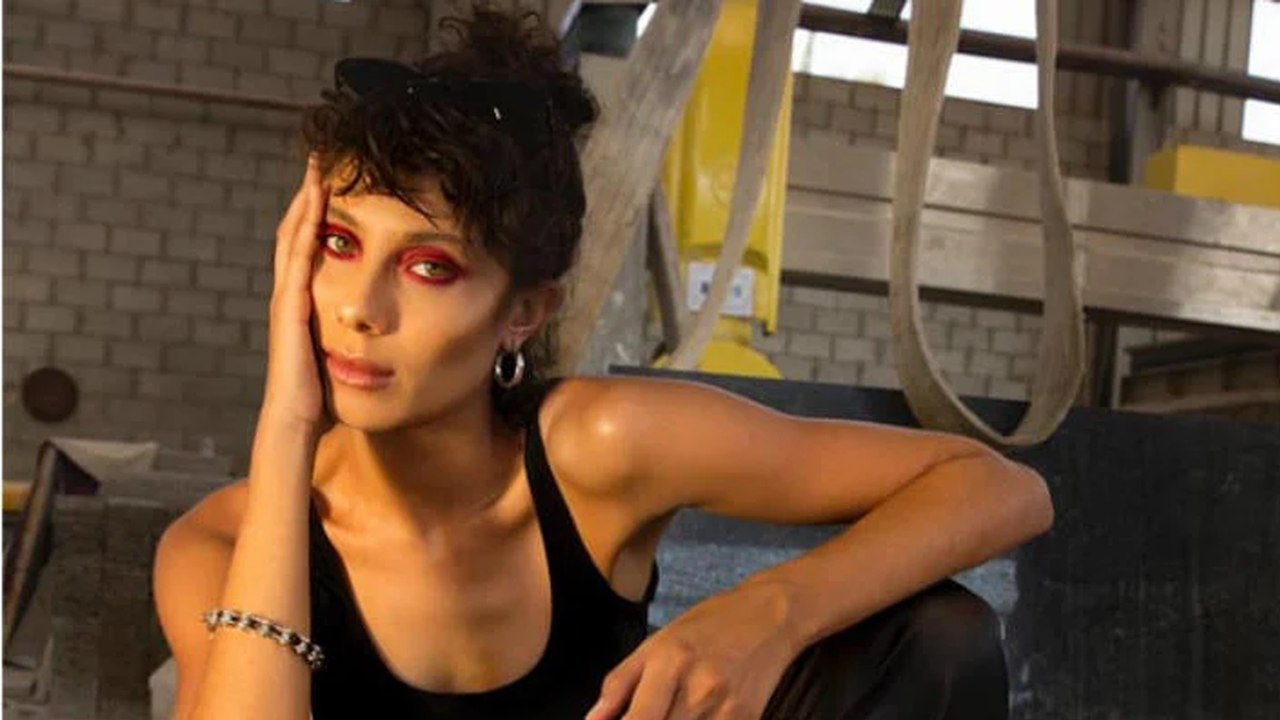 ابنة علي الحجار تهاجم والدها في فيديو صادم وتطلب من متابعيها "سبّه" على صفحته