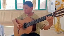 课堂随手拍-记录一下认真练琴的孩子们
