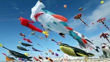 Берк-сюр-Мер открывает 39-й международный фестиваль воздушных змеев