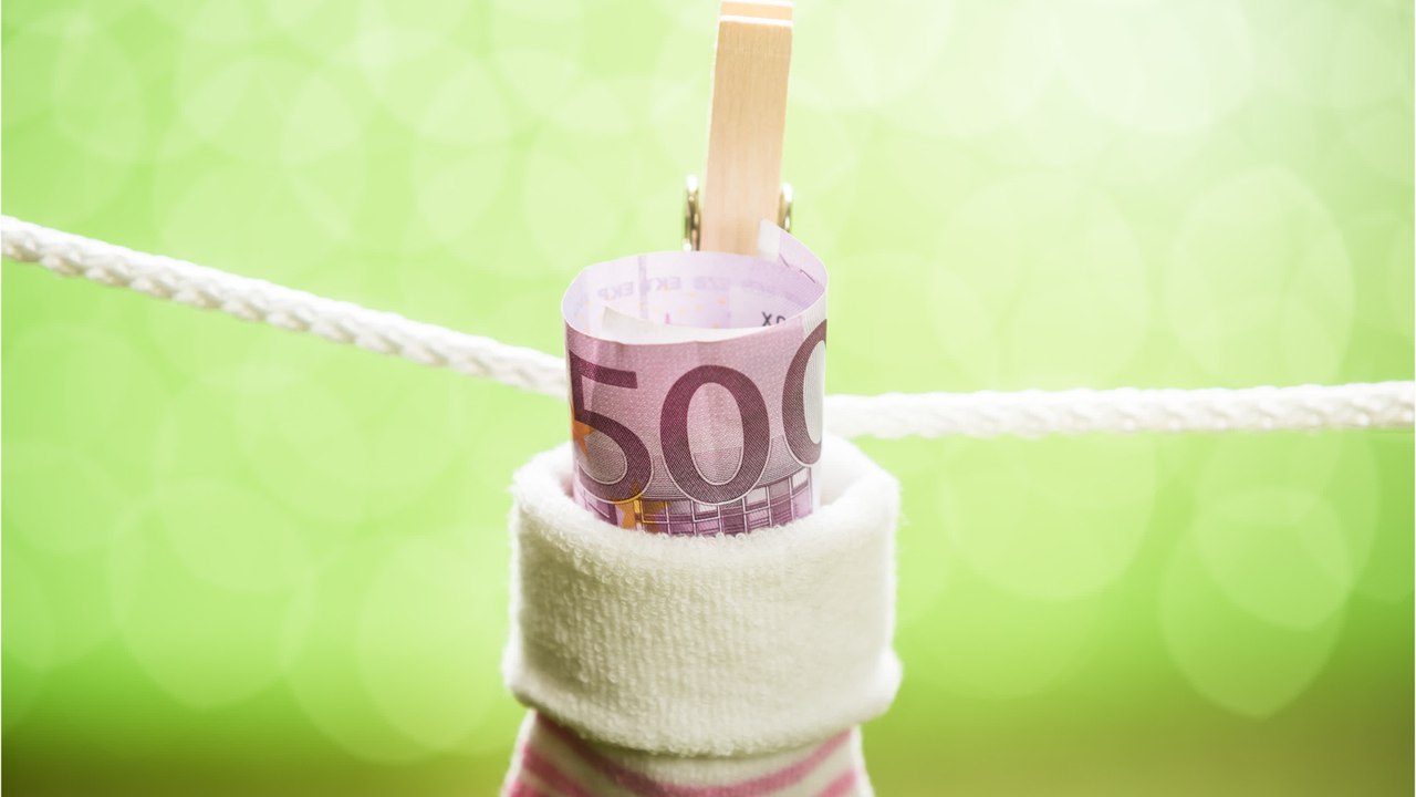 https://www.capital.fr/entreprises-marches/le-pdg-d-une-entreprise-de-chaussettes-made-in-france-offre-une-prime-a-ses-salaries-1525757