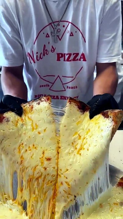 Craziest cheese pull you’ll ever see