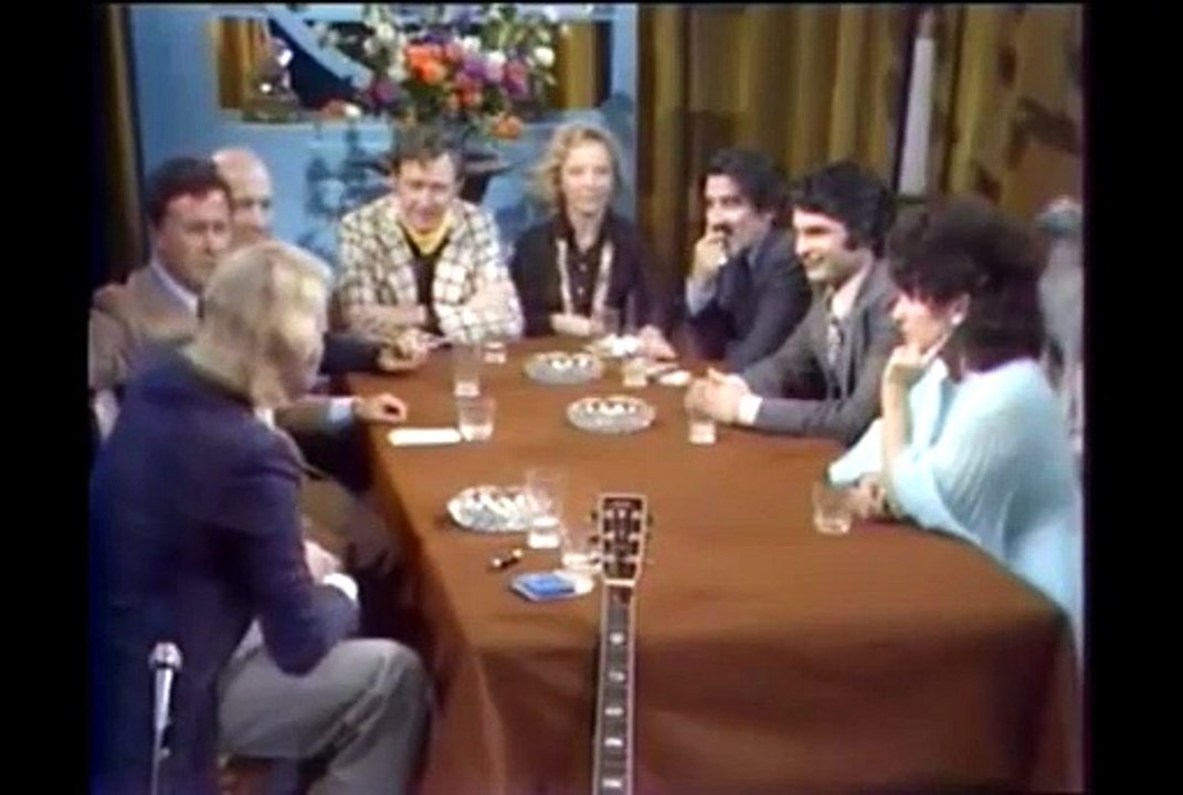 1974 - Johnny Hallyday - “Loving You” en Version Acoustique dans “Samedi Soir” (1ère Chaîne, 26 Octobre)