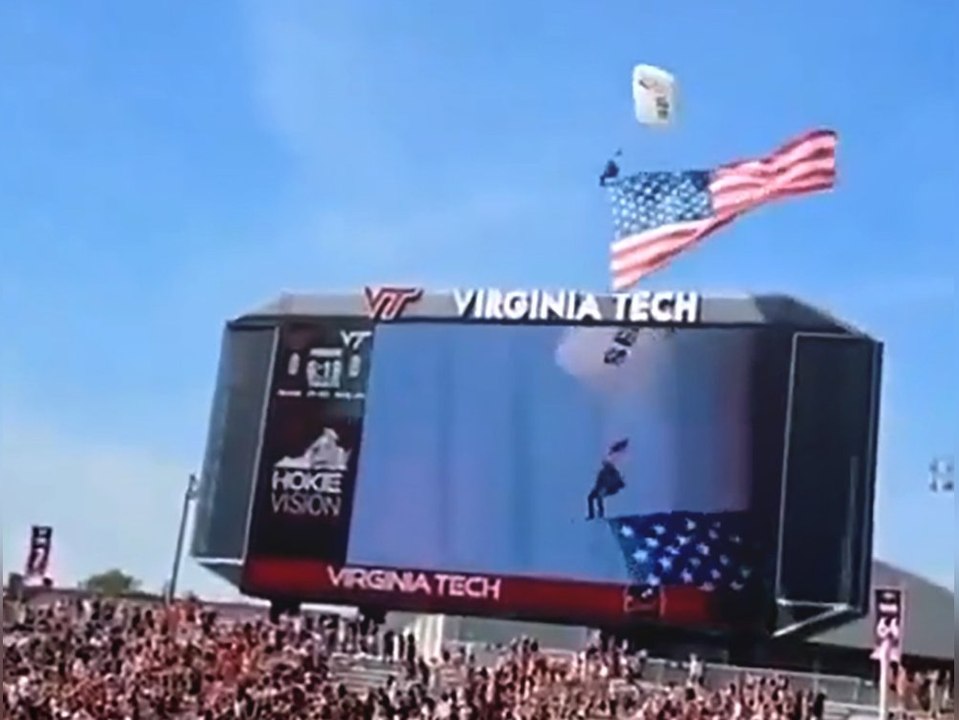 Fallschirmspringer knallt in anzeigetafel